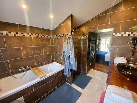 בית נופש Nid Du Merle Avec Sauna Et Jacuzzi Privatif *