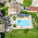Nid Du Merle Avec Sauna Et Jacuzzi Privatif Дом отдыха