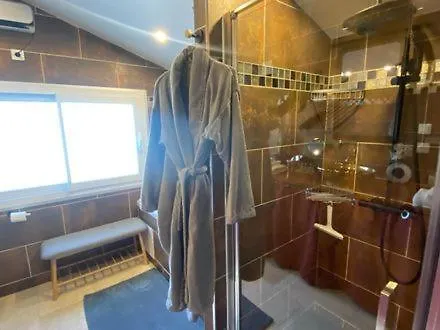 Nid Du Merle Avec Sauna Et Jacuzzi Privatif 펜션 Septfonds